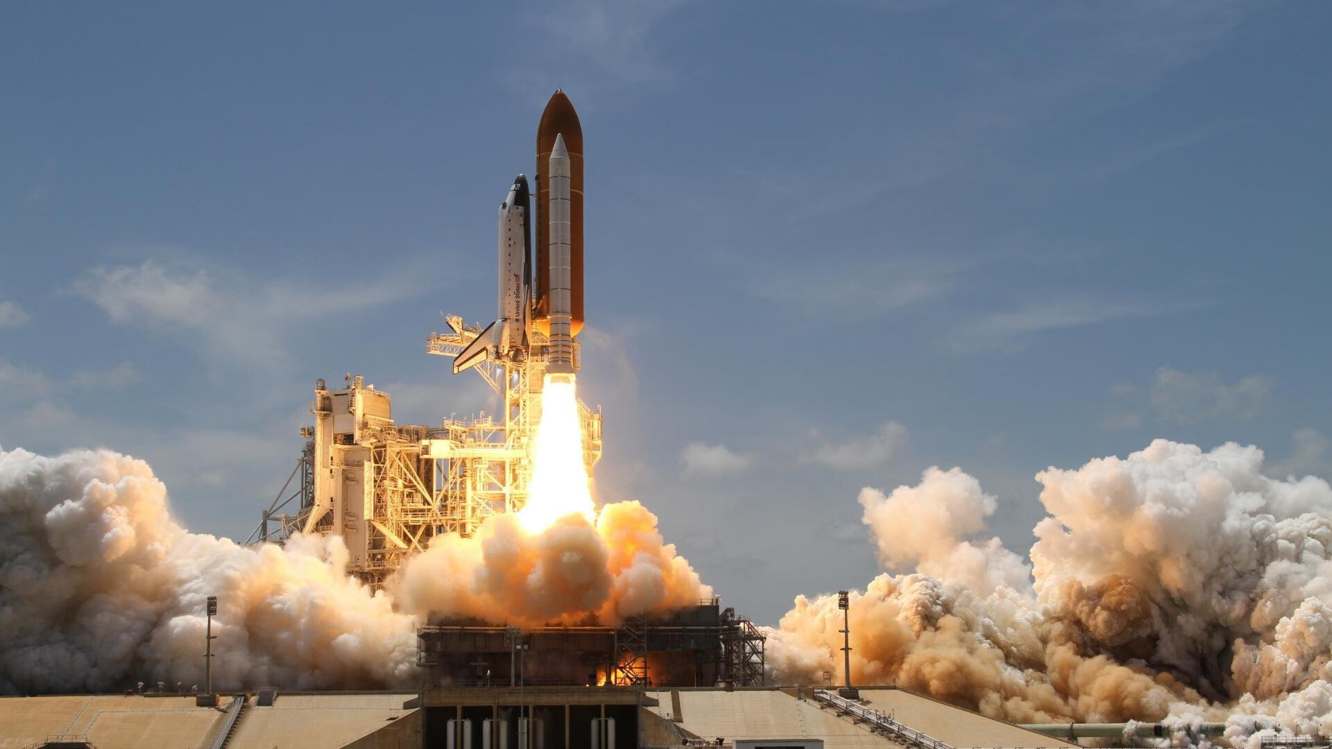 开云电竞赛事-媒体日现场热闹非凡球员积极配合展示良好形象